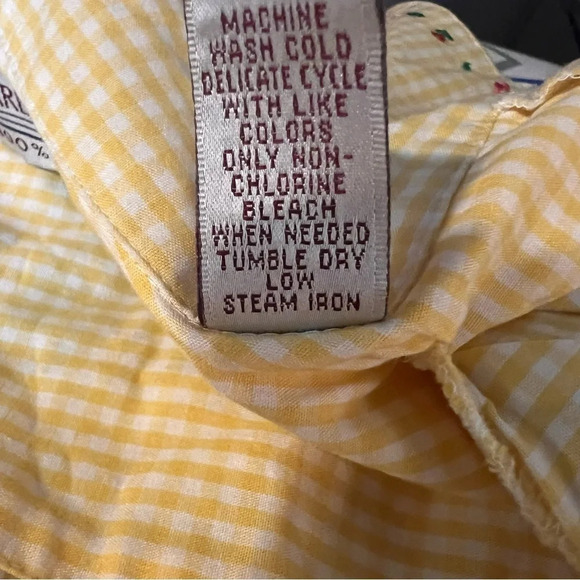 Karen Scott M,Yellow/White Checkered Embroidered butterfly flower button front - Picture 12 of 13